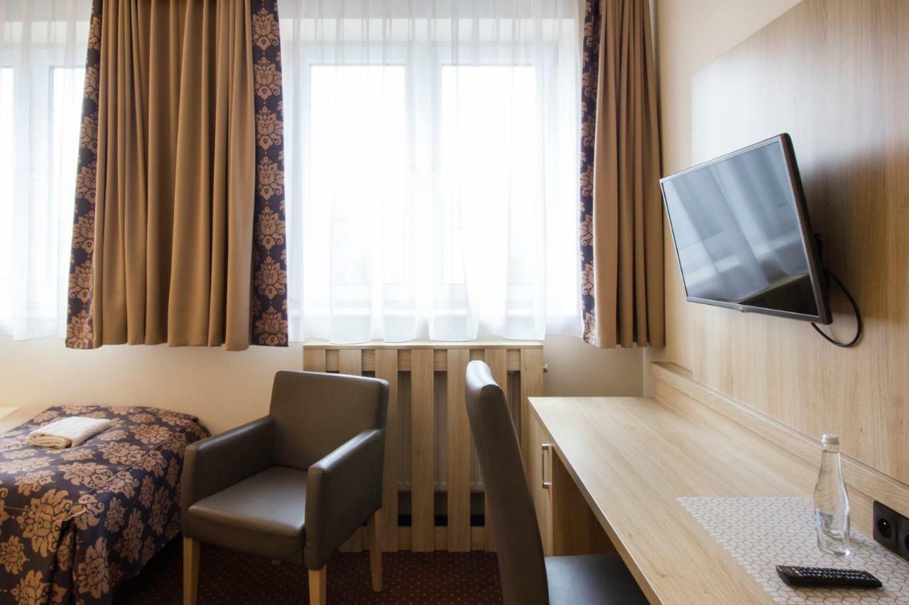 Motel Db2000 บิวโกราย ภายนอก รูปภาพ