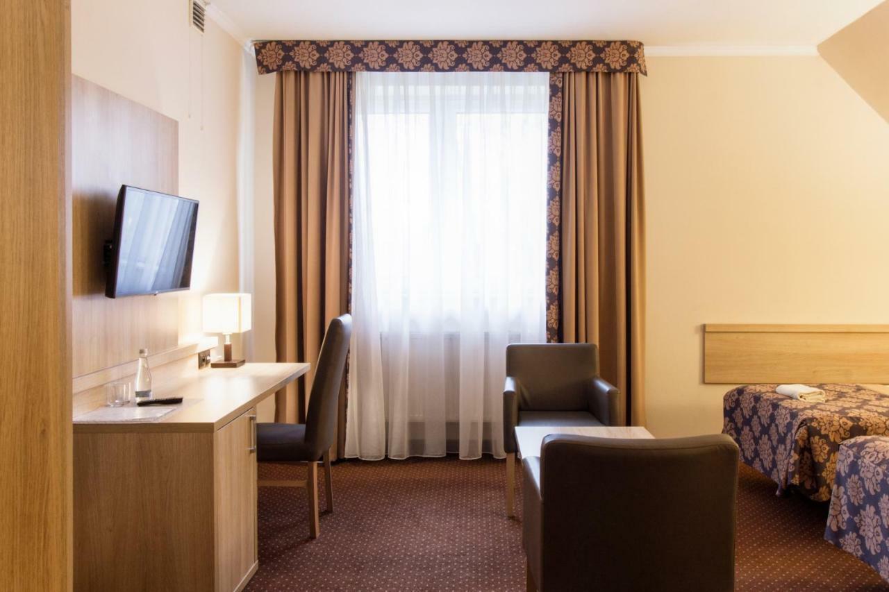 Motel Db2000 บิวโกราย ภายนอก รูปภาพ