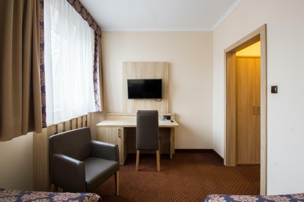 Motel Db2000 บิวโกราย ภายนอก รูปภาพ