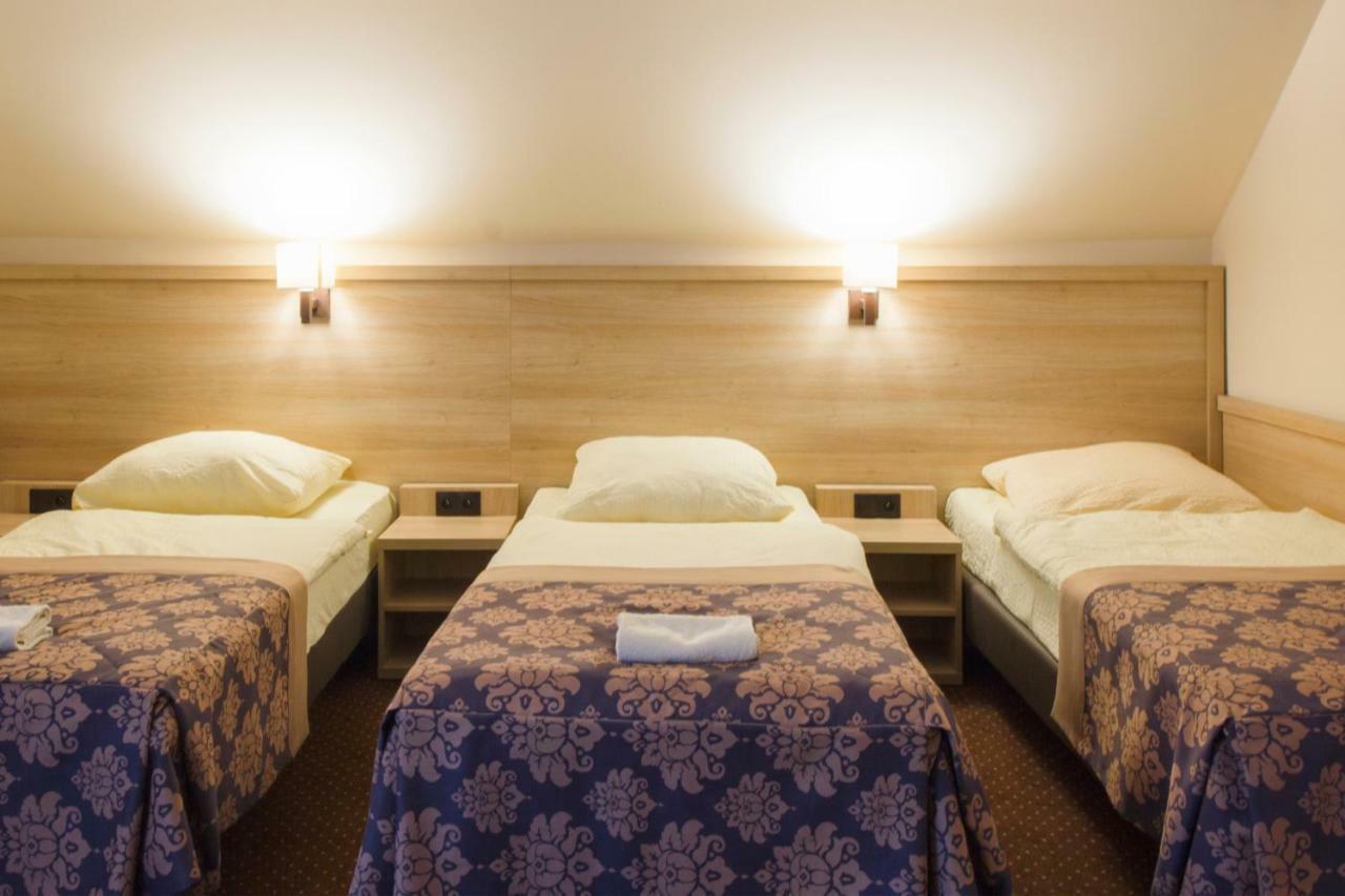 Motel Db2000 บิวโกราย ภายนอก รูปภาพ